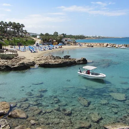 The Beach Πρωταράς
